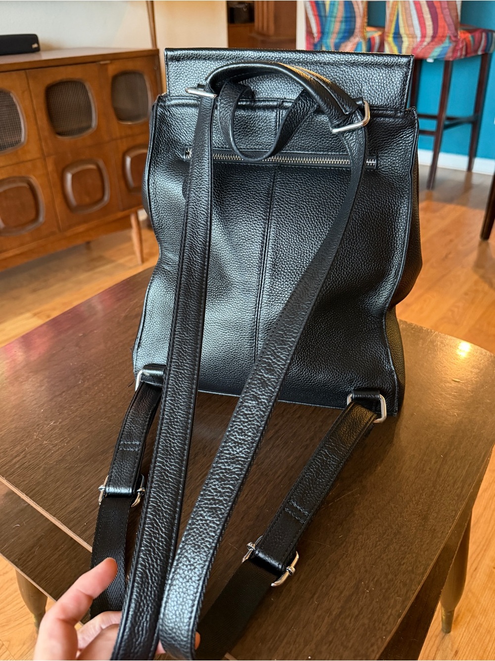 👉🏼LIKE NEW👈🏼 Gorgeous Black Heshe Leather Backpack Crossbody Shoulder Purse - Picture 3 of 8